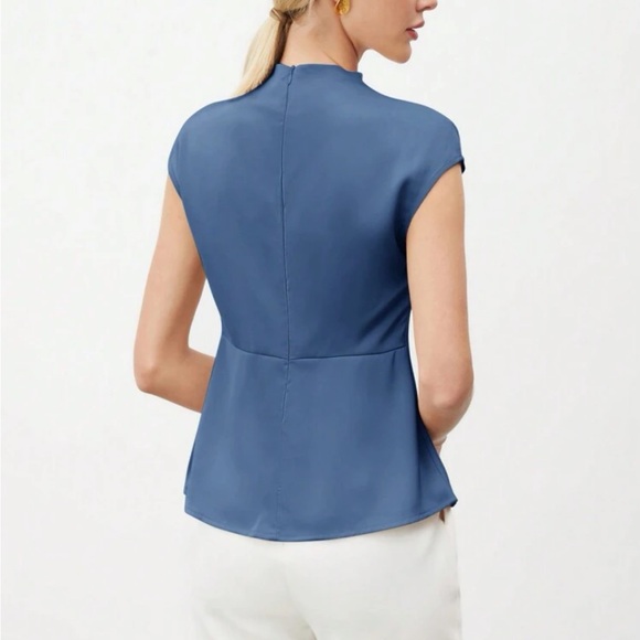 Luxe black elegant pleated blouse - Picture 16 of 16